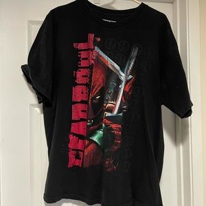 Men’s Deadpool graphic tee
